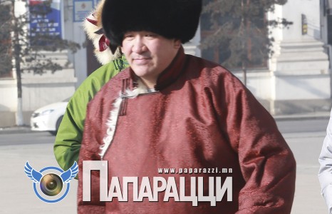 Жүжигчин М.Баярмагнайн сар шинийн гангараа