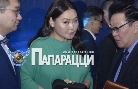 Жүжигчин Г.Унадрмаагийн содон гоёл