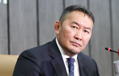 Ерөнхийлөгч багш нарын цалин нэмэх асуудлаар шаардлага хүргүүллээ