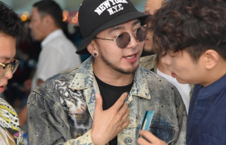 Дуучин С.Гантогоо тооцоогоо зөрүүлэв үү...