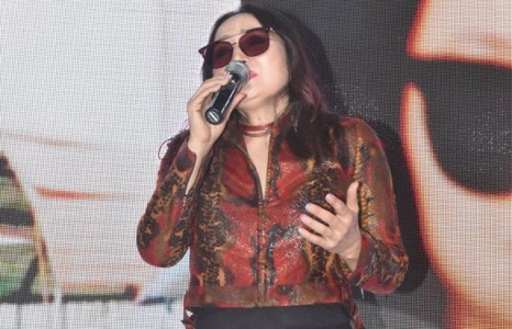 Ойрд харагдаагүй дуучин С.Наран дахин дуулж эхэллээ