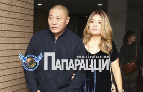 “Мужик” Ц.Цэрэнболд үзэсгэлэнт гэргийтэйгээ