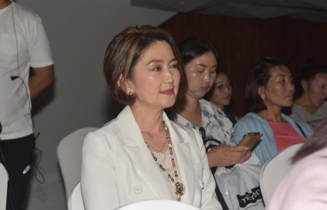 Жүжигчин Ж.Оюундарь цэнгэн бүжив