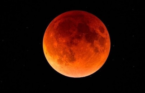 Баасангаас бямба гарагт шилжих шөнө сар хиртэнэ