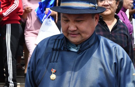 Жүжигчин П.Эрдэнэзаан “Гавьяат”-ын тэмдэгээ гардан авлаа