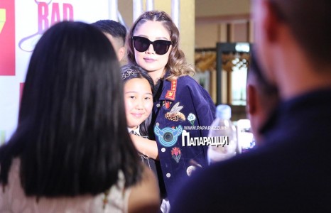 Эр нэг алдаад л биз эргэж ирэхийг нь хүлээх биз ээ, Ариука