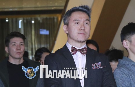 Буурал үсээр гангарсан Б.Батзаяа хөтлөгчийн карьер хөөж эхлэв үү...