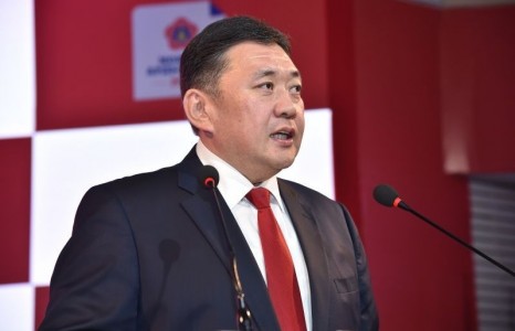 УИХ-ын даргыг өөрийн хүсэлтээр ажлаа өгөхийг шаардсан тогтоол батлагджээ