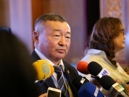 News paparazzi: Х.Баделхан гишүүний зөвлөх бусдыг хутгалж хүнд гэмтээжээ