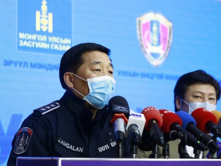 News paparazzi: Ж.Амгалан: Үүрэг гүйцэтгэж яваад нас барсан цагдаагийн ар гэрийг дарамтлаагүй