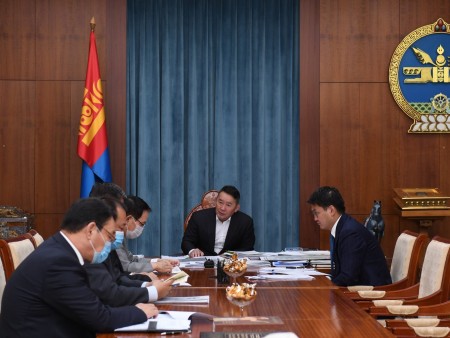 News paparazzi: Монгол Улсын Ерөнхийлөгч Х.Баттулга Сонгуулийн ерөнхий хорооны гишүүдтэй уулзлаа