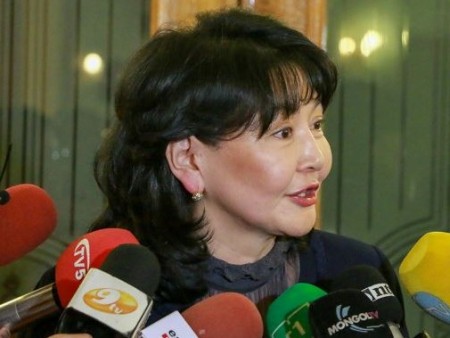 News Paparazzi:УИХ-ын гишүүн асан Б.Ундармаад 2.5 жилийн хорих ял оноолоо.