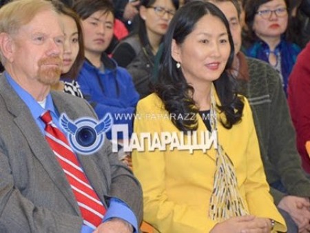 News paparazzi :Ц.Оюунгэрэлийг эрэн сурвалжлагдаж байгаа этгээд сүрдүүлжээ