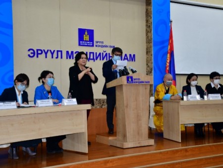 News paparazzi :ЭМЯ: Өчигдөр 453 хүнд шинжилгээ хийхэд нэг хүнээс халдвар илэрсэн