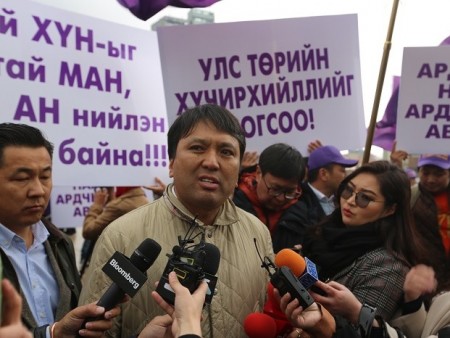 News paparazzi: Т.Доржханд: Монгол Улсын шүүх Ерөнхийлөгчийн захиалгаар ажиллаж байна​