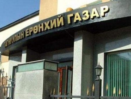 News paparazzi: ​ТЕГ-т ажилладаг хэмээн залилан хийсэн иргэнийг саатуулжээ