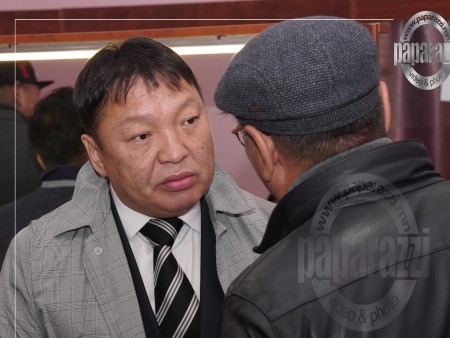 Photo paparazzi: Дуучин, аялагч Г.Ганхүү хөгжмийн зохиолч Б.Чинбатын талархлын тоглолтыг хөтлөн явуулжээ