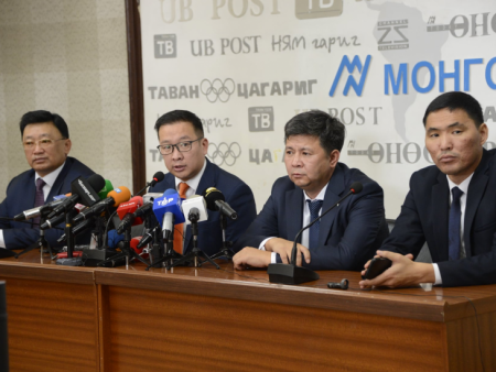 News paparazzi: Б.Бат-Эрдэнэ: Хуучин автомашиныг засварлаж зардаг систем өнөөдрөөс эхлэн эцэс болж байна