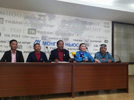 News paparazzi: “АН-ын анхдагчид намаа ардчиллын дайсан, урвагчидтай” нэгдсэнд харамсаж байгаагаа илэрхийллээ