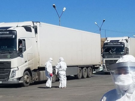 News paparazzi :Тээврийн хоёр жолоочоос коронавирус илэрсэн асуудлаар Засгийн газар ээлжит бусаар хуралдаж байна