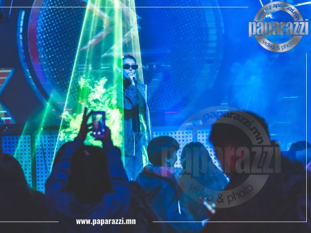 PHOTO PAPARAZZI:“37-р точка” киноны “Star” клубээр зочилох уу?