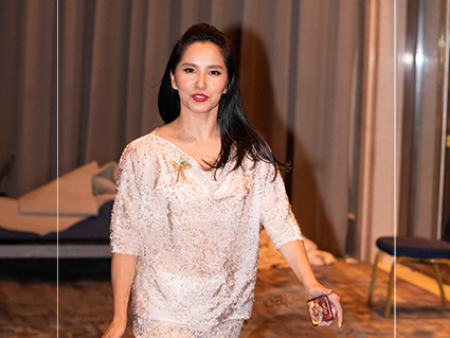 PHOTO PAPARAZZI : ХУД-ИЙН ЗАСАГ ДАРГЫН ОРЛОГЧ ЗАЛУУГ ХАНИАРАА СОНГОСОН ЖҮЖИГЧИН