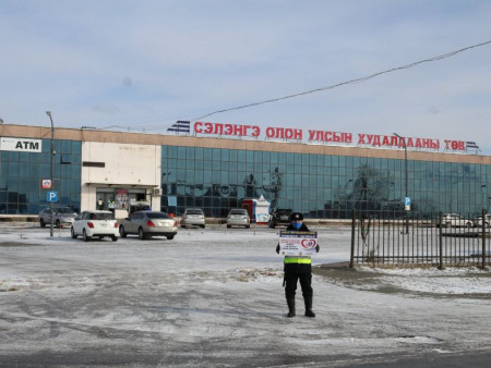 News paparazzi: Сэлэнгэ аймгийн худалдааны төвийг хааж, гурван иргэнийг тусгаарлалаа
