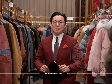 PHOTO PAPARAZZI : Жүжигчин Ж.Алтаншагай засгийн газрын шийдвэрийг эсэргүүцсэн үү