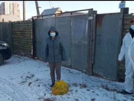 News Paparazzi : Шалгалтаар 8н хэсгийн ахлагч өөрийн хаяг дээрээ хүнсний талон авсан байна.