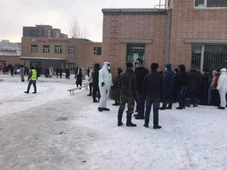 ШУУРХАЙ :  Орон нутаг явахаар шинжилгээ өгөх гэсэн иргэд хэт олноороо цугларчээ