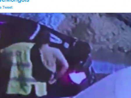News Paparazzi : Цагдаа нар Э.Одбаярыг нүцгэн байдалтай авч яваад “Хүйтэн агааржуулагч асааж” доромжилсон