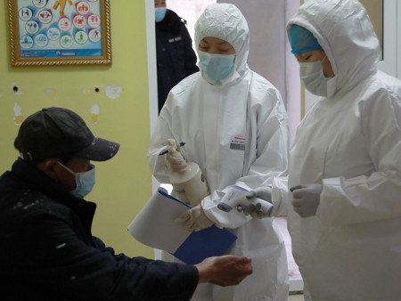 ШУУРХАЙ : ЭМЯ : Шинээр батлагдсан Амгалан гаалийн газрын ажилтны ойрын хавтал 50 хүнээс халдвар илрээгүй