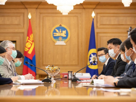 САЙХАН МЭДЭЭ : МОНГОЛ УЛСАД 2021 ОНЫ ЭХНИЙ УЛИРАЛД ВАКЦИН ОРУУЛЖ ИРЭХЭЭР ТОХИРОЛЦЖЭЭ