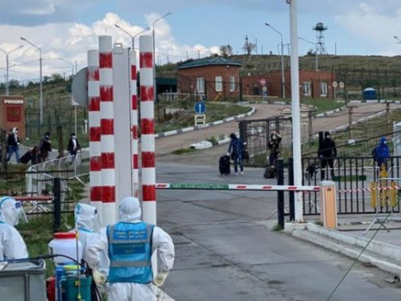 NewsPaparazzi：Ц.Оюун-Эрдэнэ: Монгол жолооч нар хил дээр амиа алдахад ойрхон байна