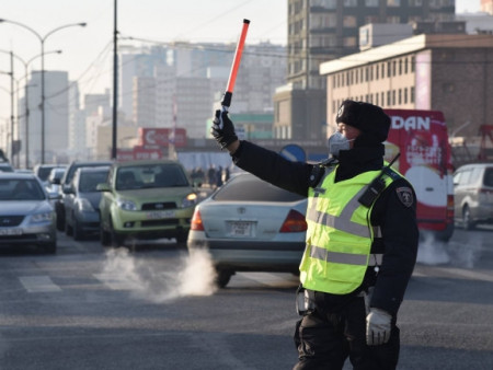 News Paparazzi : Зам гарч явсан өндөр настныг дайрч, амь насыг нь хохироожээ