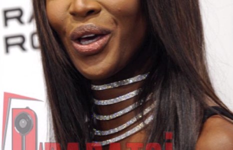 НАОМИ КЭМПБЕЛЛ ТӨРСӨН ӨДРӨӨ СҮМД ТЭМДЭГЛЭЖЭЭ