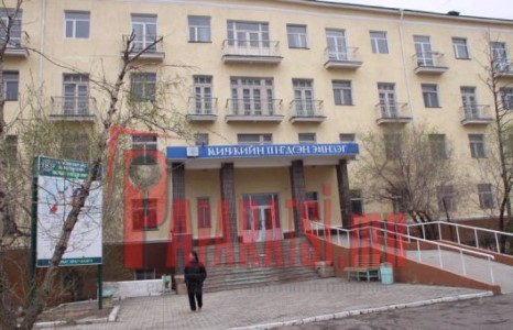 II -р эмнэлгийн гадаа - 11:00 цагийн байдлаар