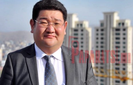 ”Надад хамаатай” Б.Мөнхбаатар