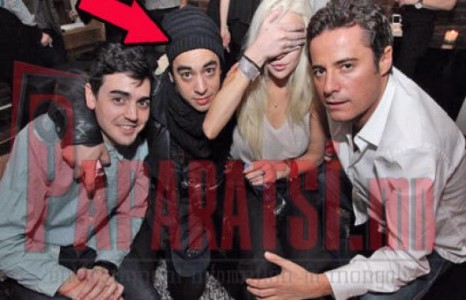 Линдсей найз залуутай болжээ