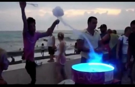 Хөөрхөөн сэргэлэн бизнестэй өгөөмөр залуу.