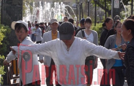 АРХИЧИН ЭХНЭР НӨХӨР ИНГЭЖ ЗОДОЛДДОГ ЮМ БАЙНА