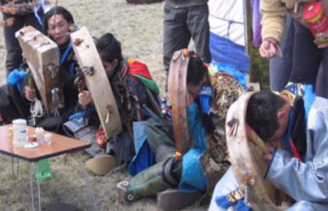 Бөө дахин хүний аминд хүрлээ