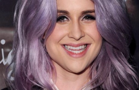 Макияжгүй Келли Осборн ийм л харагддаг аж