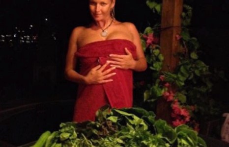 Волочкова дахиад л хөхөө ил гаргажээ