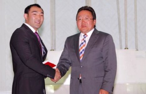 С.Ням-Очирт МУ-ын гавъяат тамирчин цол хүртээлээ