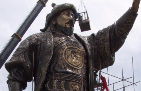 Хятадад 22м Чингисийн хөшөө босч байна