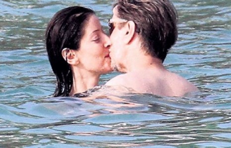  Гэри Олдмен хайр дурлалаас тайтгарлыг эрж байна