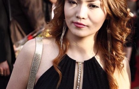 Сэрчмаа 200 хүнд CD-гээ бэлэглэнэ