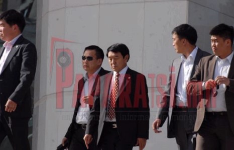 УИХ-ын дарга  асан Дэмбэрэлд өстөн олон байдаг уу?