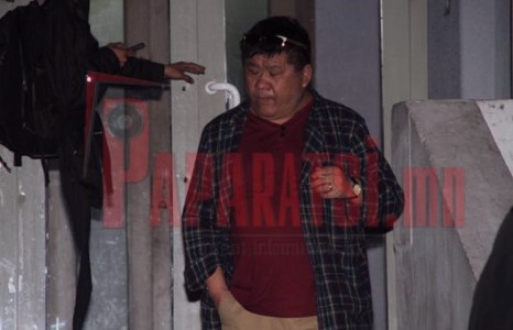 МУГЖ Батзаяа тамхиа хэзээ ч хаяхгүй